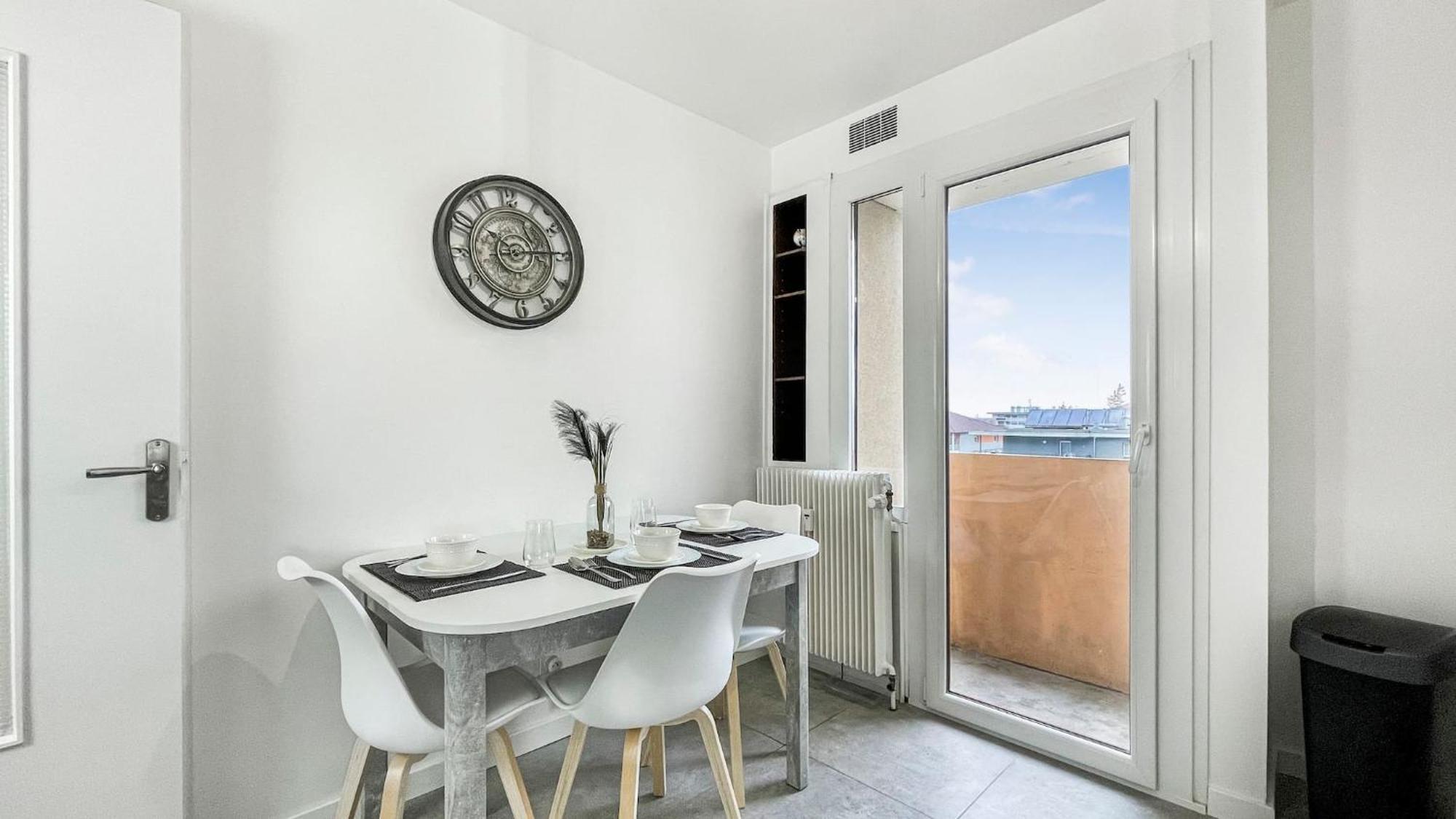 Homey La Coloc Mugi - Colocation Haut De Gamme - Chambres Privees - Balcon - Wifi Et Netflix - Proche Transports Commun Annemasse Ngoại thất bức ảnh